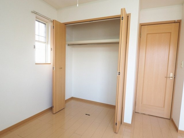 サンリット・ヴィラ　Ａの収納|ちょっとした収納スペースも充実しています