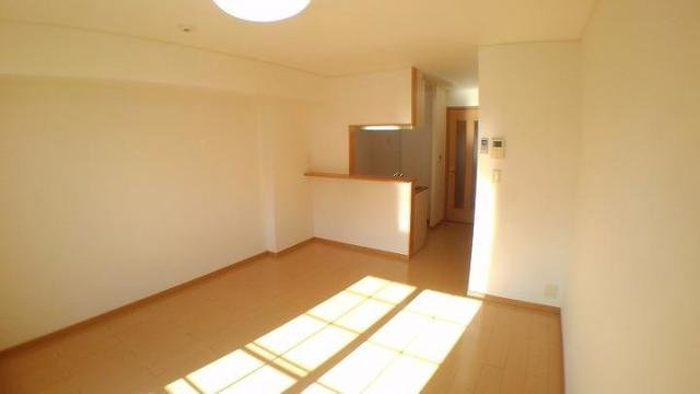 サンレミ葛原Ｄの居間・リビング|内装です
