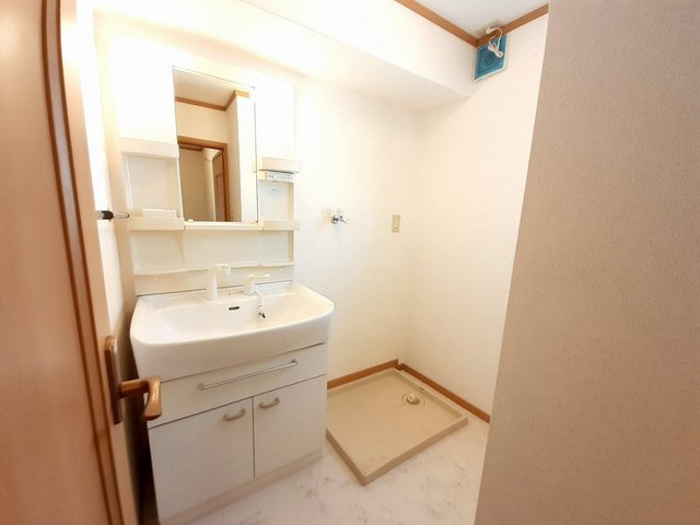 パインヒルズの洗面所|使いやすい洗面所です