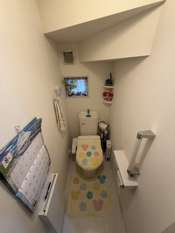 三郷市上口1丁目　中古戸建のトイレ|1Fトイレの写真になります。