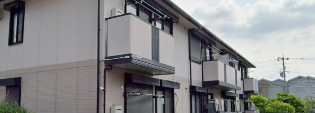 高槻市出丸町のアパートのバルコニー