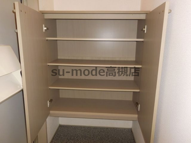 高槻市出丸町のアパートの玄関