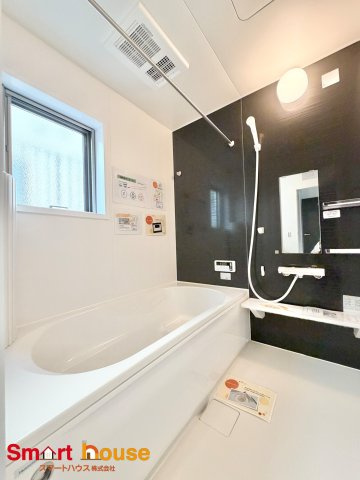 八王子市鹿島2期　新築2棟の浴室|一日の疲れを癒してくれる場所なので快適に過ごしていただく為にゆったりサイズのバスタブを用意しました。
