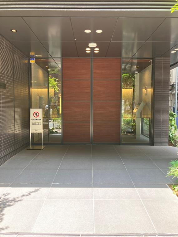インプレスト東京八丁堀ル・サンクのエントランス