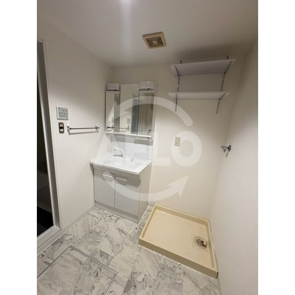 グランブルー宿屋町　錦西小学校区の独立洗面台|グランブルー宿屋町　洗面所