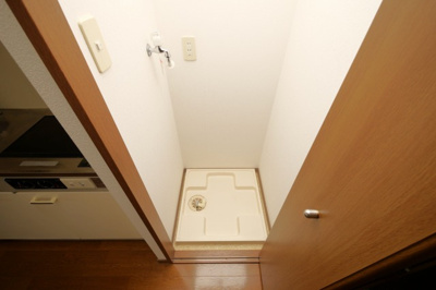 【設備】 | コンフォルトK | 洗濯機置き場です