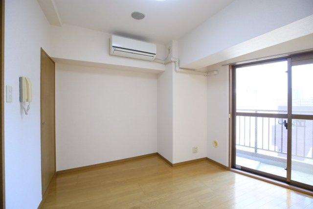 プレール新宿余丁町の洋室
