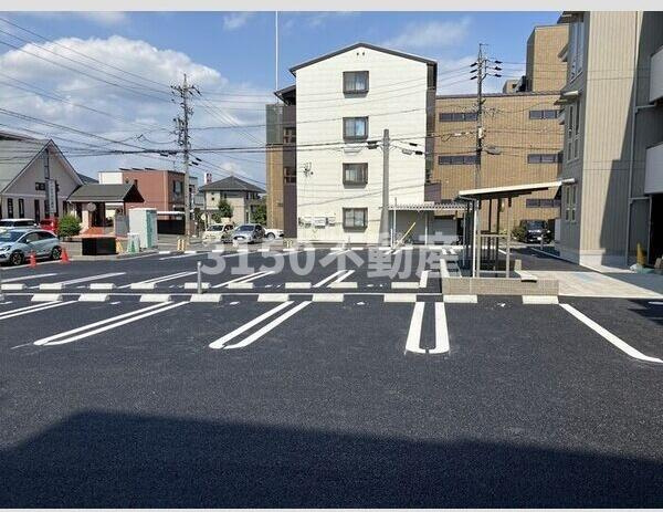 Grand(グラン)の駐車場