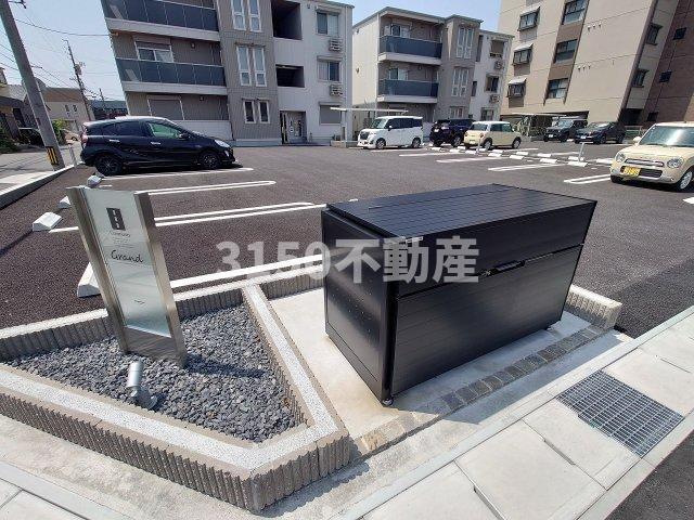 Grand(グラン)の駐車場