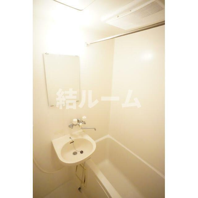 北区栄町のアパートの浴室