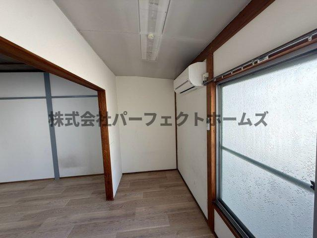 点野5丁目戸建　賃貸の洋室|落ち着いた色調の洋室です