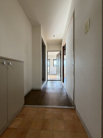 メジェーム住吉の玄関