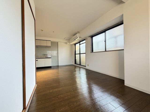メジェーム住吉のエントランス