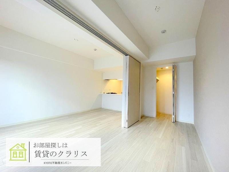 プレデコート西京極の居間・リビング