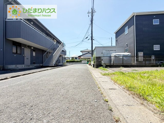 日立市東大沼町2丁目　中古戸建の居間・リビング|リビング大きな窓からは、暖かな日の光が降り注ぎます・・・
