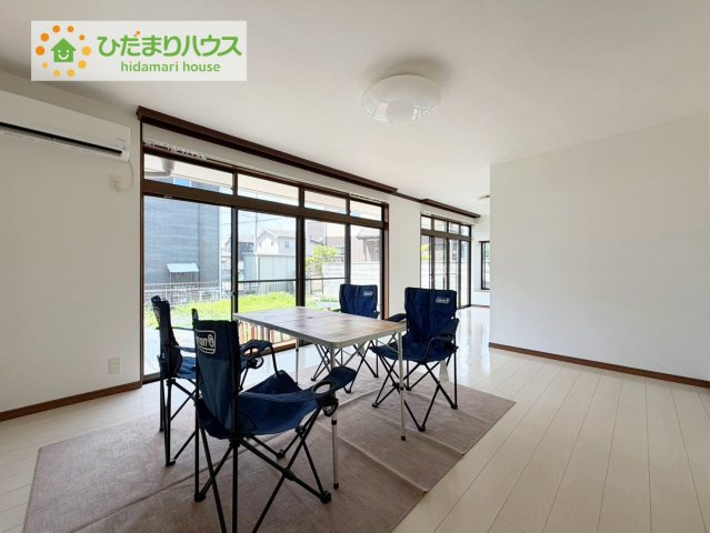 日立市東大沼町2丁目　中古戸建の居間・リビング|お子様が元気に遊べる広々としたリビングです。