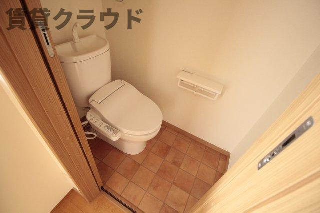 Orange　Sunsetのトイレ|落ち着いた色調のトイレです
