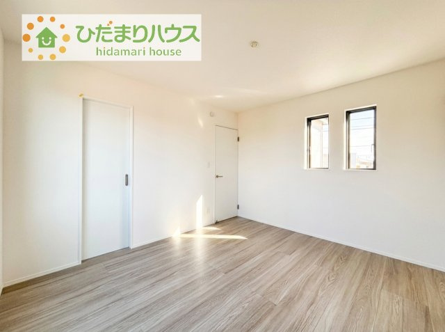 【寝室】 | 土浦市真鍋5丁目2086番　新築戸建　B号棟 | ゆとりのある主寝室！ご家族全員で寝れちゃいます♪