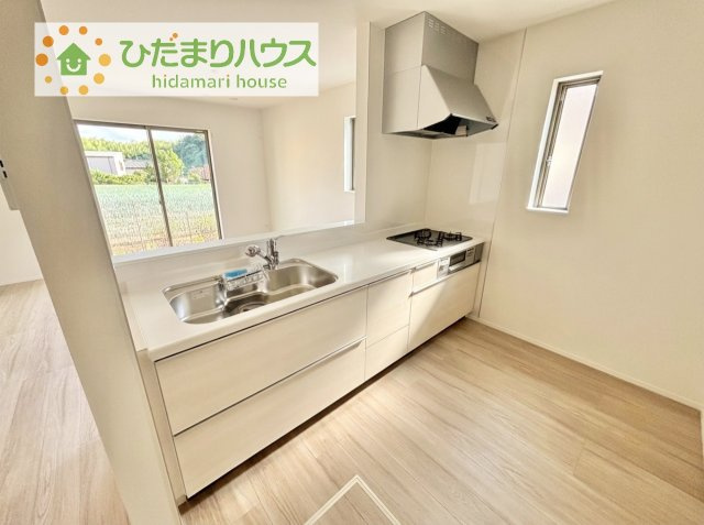【独立洗面台】 | 土浦市真鍋5丁目2086番　新築戸建　B号棟 | 新婚さんにおすすめ！おしゃれなカウンターキッチンのあるLDKです(#^^#)