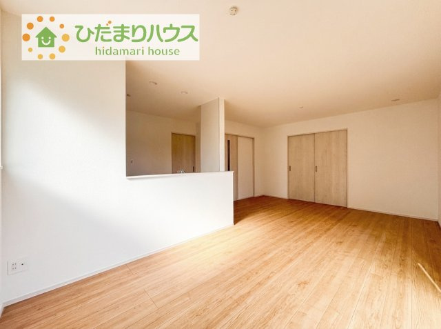 【居間・リビング】 | 土浦市真鍋5丁目2086番　新築戸建　A号棟 | 早くお仕事終わらせて、家に帰りたくなるようなリビングです(^^♪
