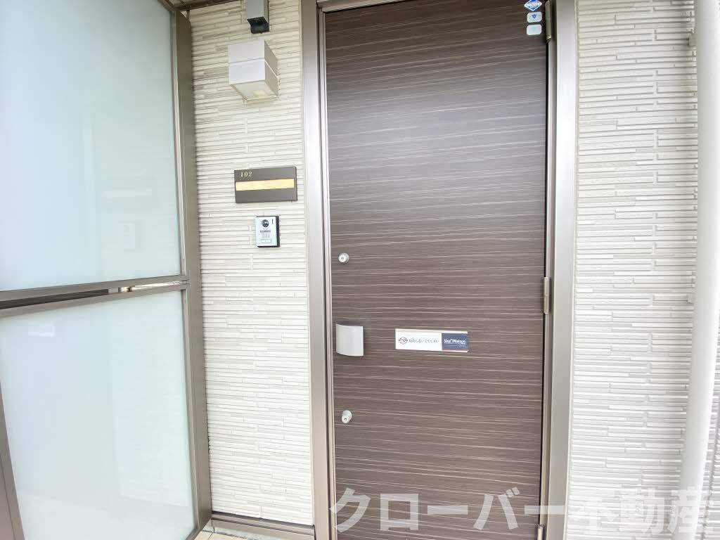 プロヌーブ生野原 B棟のエントランス