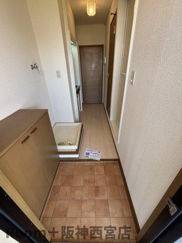 セジュール西宮今津の玄関