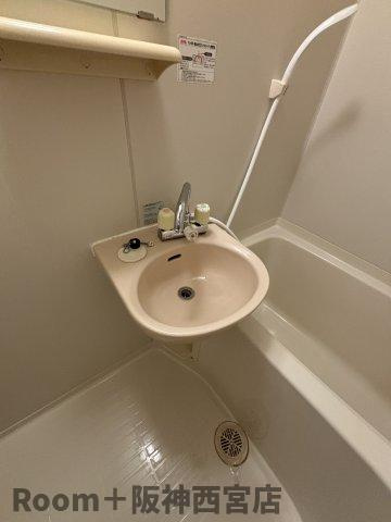 セジュール西宮今津の独立洗面台