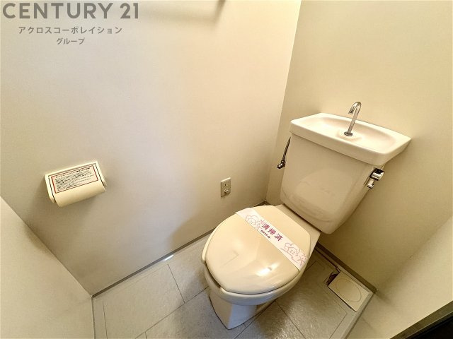 コンパクトで使いやすいトイレです♪
