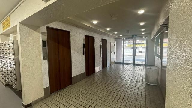 行徳マンションのエントランス