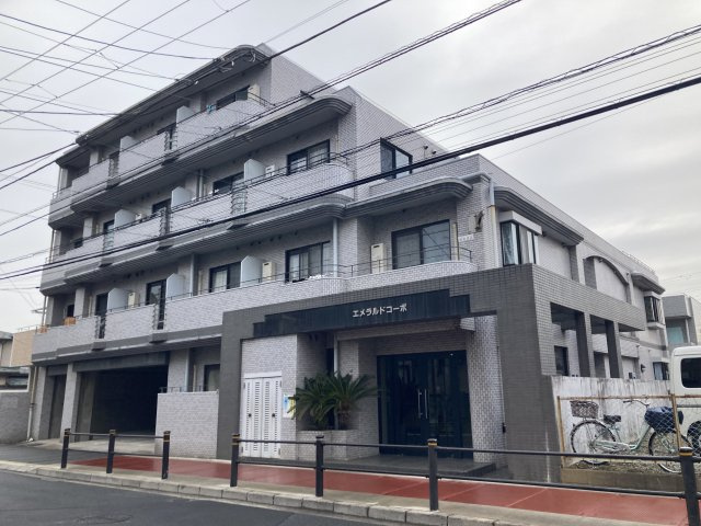 エメラルドコーポの外観