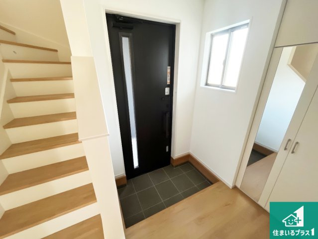 明石市大久保町大窪　第19期　新築一戸建ての玄関|シューズボックスにはたくさんの靴が収納できるので玄関周りはいつもスッキリ！ご家族が増えても安心！