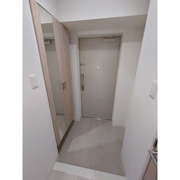 名古屋市中区栄２丁目の賃貸マンションの玄関