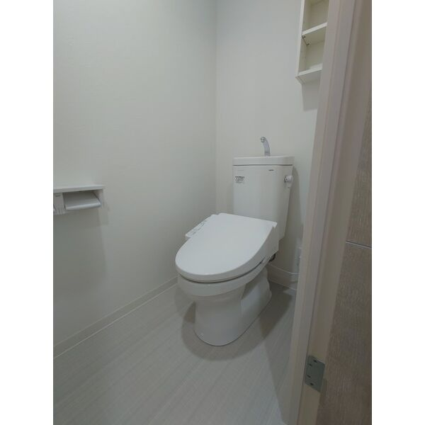 名古屋市中区栄２丁目の賃貸マンションのトイレ