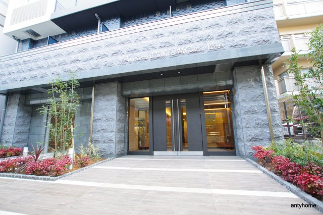 プレサンスOSAKA三国ネオス　仲介手数料無料のエントランス