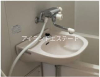 パークサイド駒沢B棟　浴室に窓　陽当たり良好　バストイレ別の洗面所