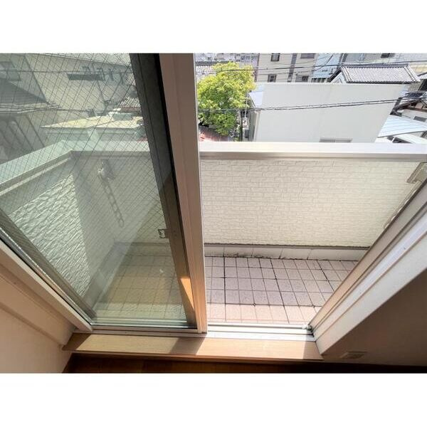 柏原市国分本町戸建貸家のバルコニー