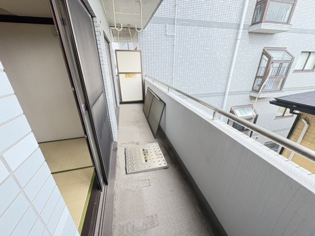 アフィニス原木のバルコニー