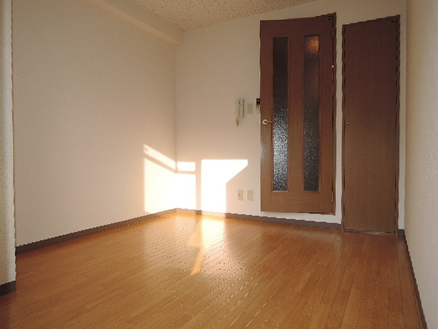 クレハタワーズ東中島