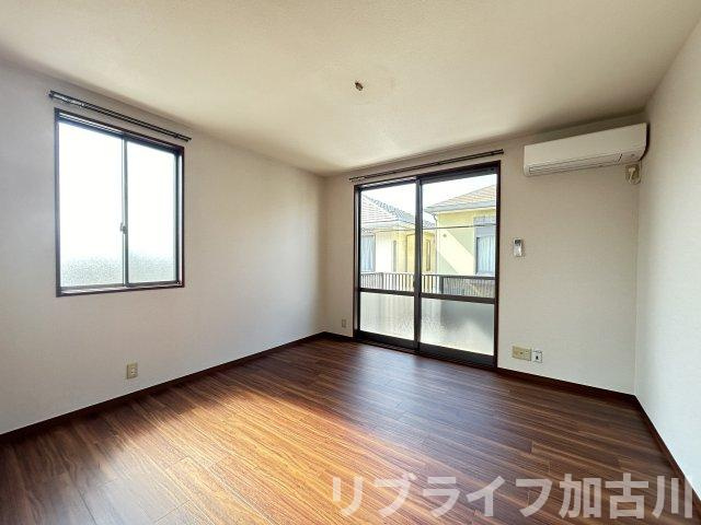シャーメゾン魚住Bの居間・リビング