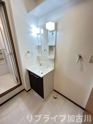 シャーメゾン魚住Bの洗面所