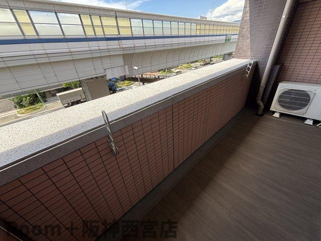 プレジオ西宮今津のバルコニー