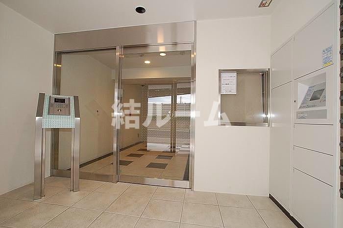 北区滝野川１丁目の賃貸マンションのエントランス