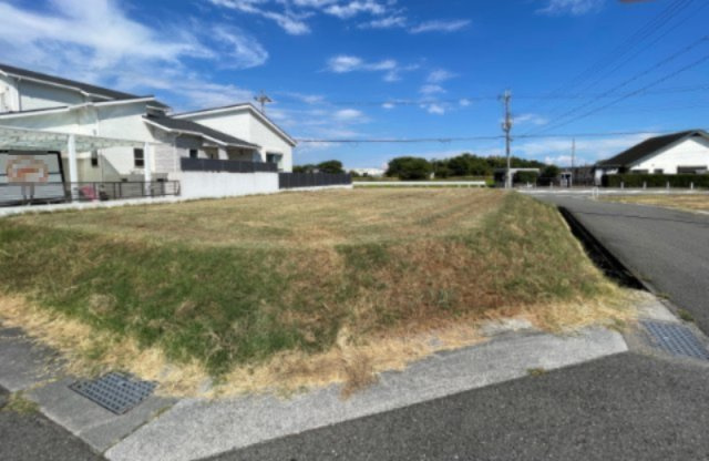 神戸市西区平野町中津の外観|【現地外観写真】
敷地面積92坪超！東・南・西の3方角地のため、より自由なプランニングができます。周辺は、戸建てが建ち並ぶ穏やかな住環境です。