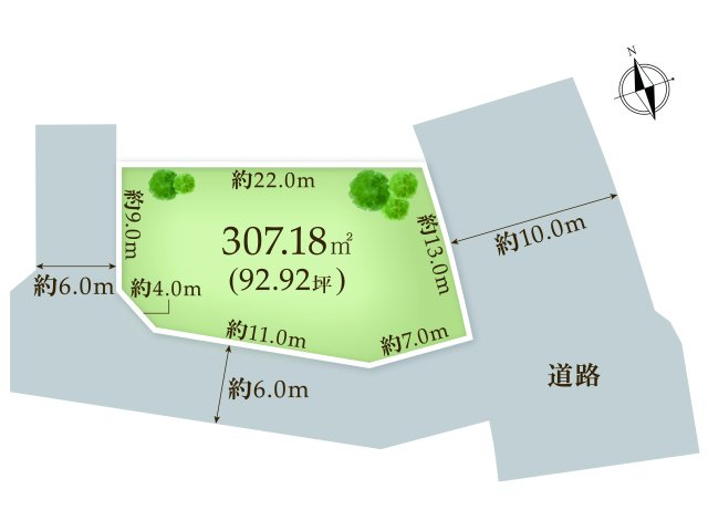 神戸市西区平野町中津の土地図|東・南・西の3方角地につき、採光・通風良好の住まいを建築できます。建ぺい率60%、容積率は100%です。前面道路は約6.0〜10.0mとゆとりがあり、車の出し入れがスムーズに行えます。