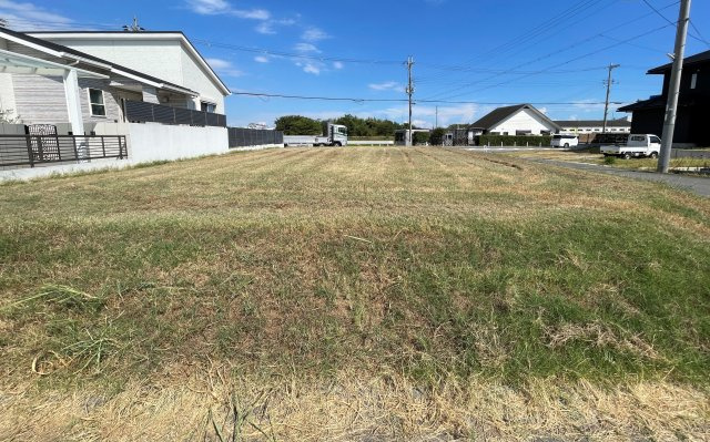 神戸市西区平野町中津の外観|【現地土地写真】
スーパーやホームセンターなどの生活利便施設が徒歩16分圏内に揃います。日々のお買い物もスムーズにこなせそうです。
