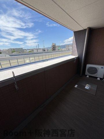 プレジオ西宮今津のバルコニー