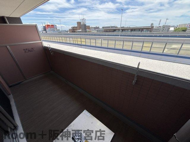 プレジオ西宮今津のバルコニー