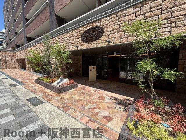 プレジオ西宮今津のエントランス