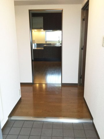 コーシャハイツ酉島の玄関