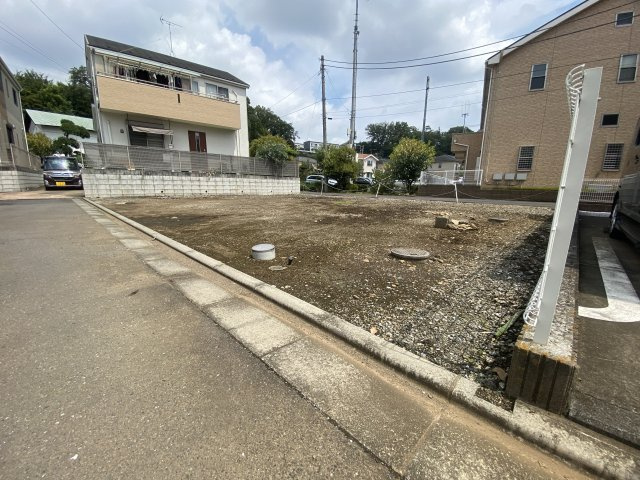 所沢市下安松売地の前面道路含む現地写真
